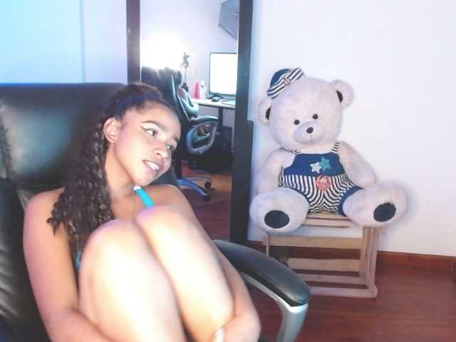 Live sex webcam photo for ELENNA-SNOW #272092815