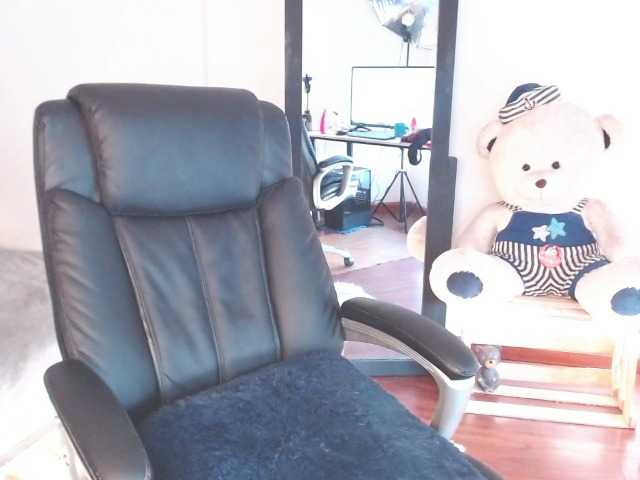 Live sex webcam photo for ELENNA-SNOW #272132860