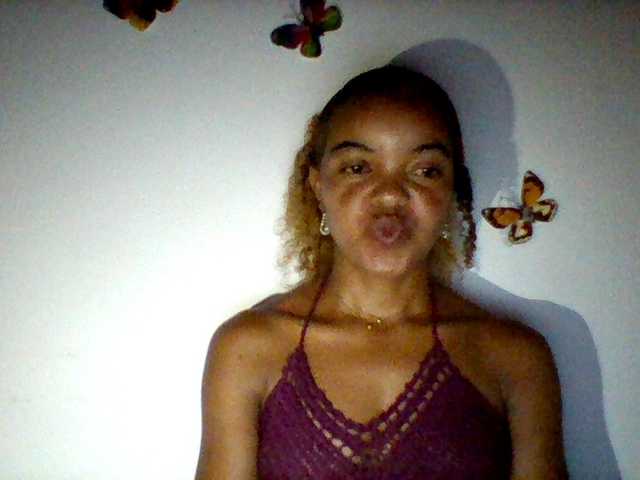 Live sex webcam photo for ELODIE12 #290442689