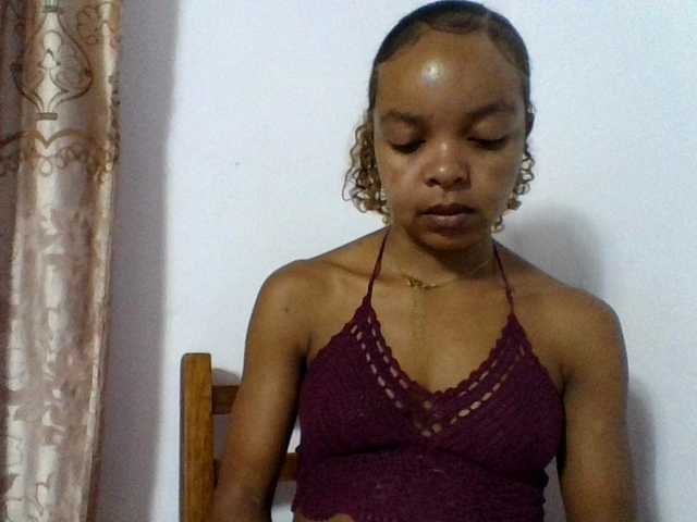 Live sex webcam photo for ELODIE12 #290662915