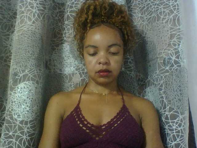 Live sex webcam photo for ELODIE12 #290677667