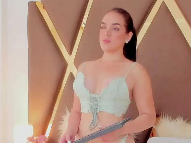 Live sex webcam photo for EMMAHARPEER #273942195