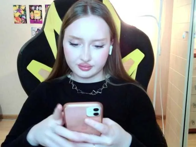 Live sex webcam photo for EMO4ukca #273849798