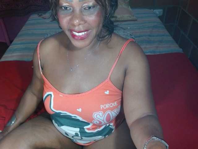 Live sex webcam photo for EMYYLI2 #290592655