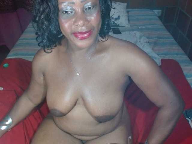 Live sex webcam photo for EMYYLI2 #290741136