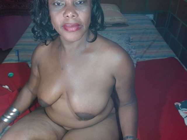 Live sex webcam photo for EMYYLI2 #291210981