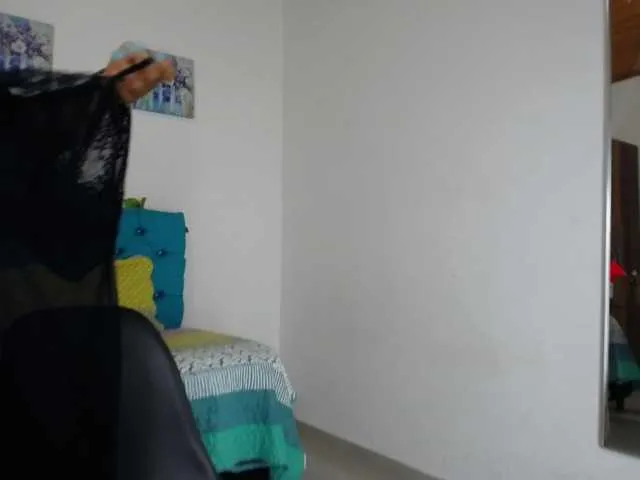 Live sex webcam photo for EVELYN-QUEEN #272847265