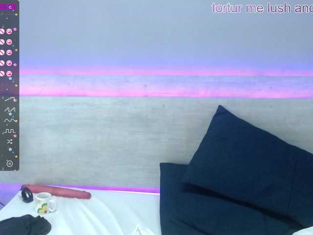 Live sex webcam photo for EYMI-TOMSOM #272891532