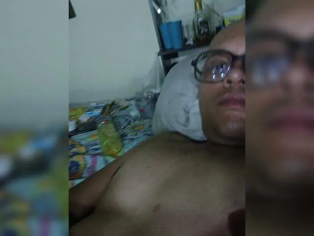 Live sex webcam photo for Ealex21 #278076197