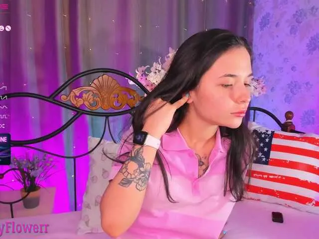 Live sex webcam photo for EarlyFlower #274339195