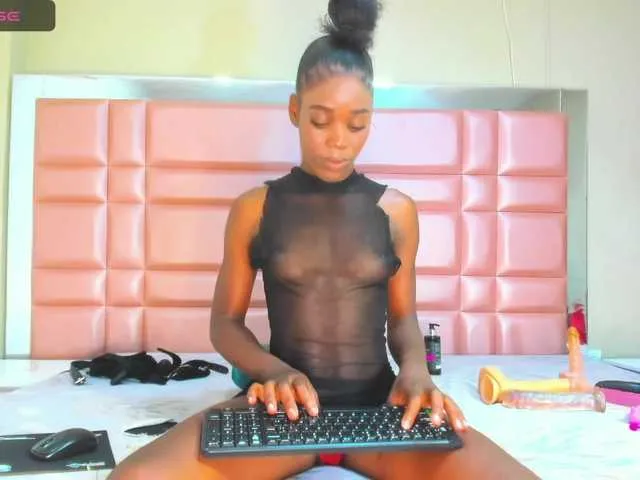 Live sex webcam photo for EbonnyGoddess #276211408