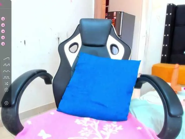 Live sex webcam photo for EbonnyLatinx #287992907