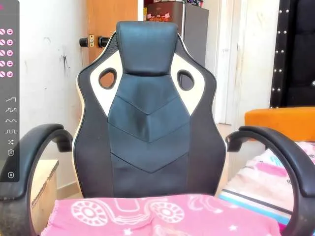 Live sex webcam photo for EbonnyLatinx #287992920