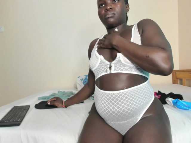 Live sex webcam photo for Ebony-Girls #275698835