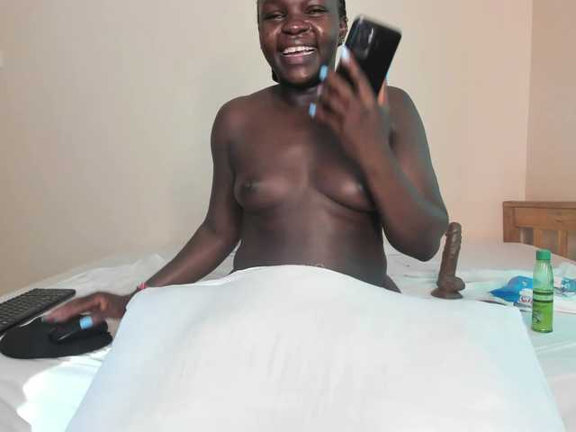 Live sex webcam photo for Ebony-Girls #275799738