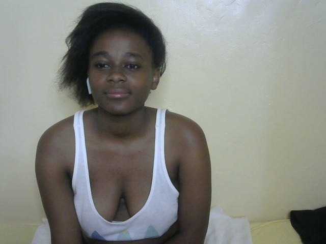 Live sex webcam photo for Ebony-maffin #277378782