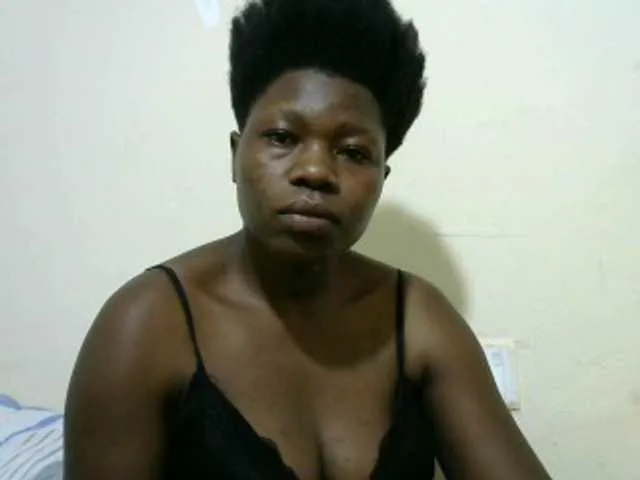 Live sex webcam photo for Ebony001 #271700733