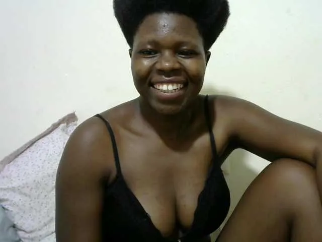 Live sex webcam photo for Ebony001 #271862231