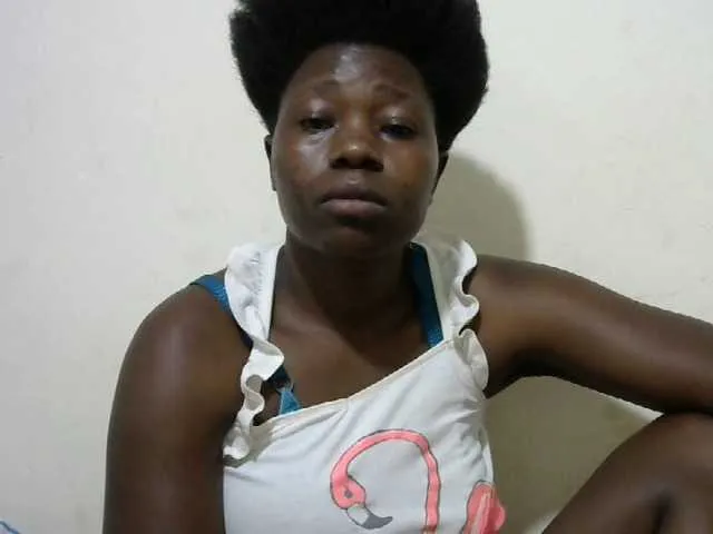 Live sex webcam photo for Ebony001 #271878857