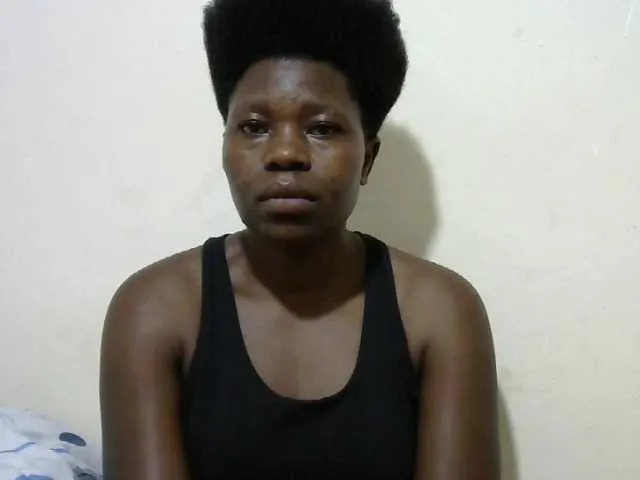 Live sex webcam photo for Ebony001 #271926340