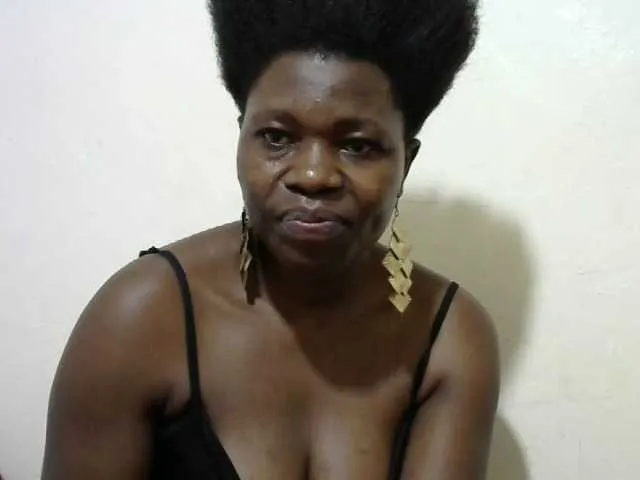Live sex webcam photo for Ebony001 #272182813