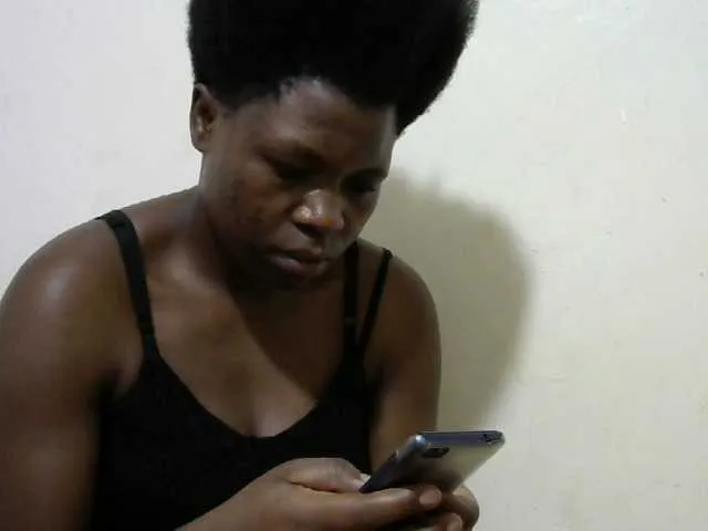 Live sex webcam photo for Ebony001 #272260821