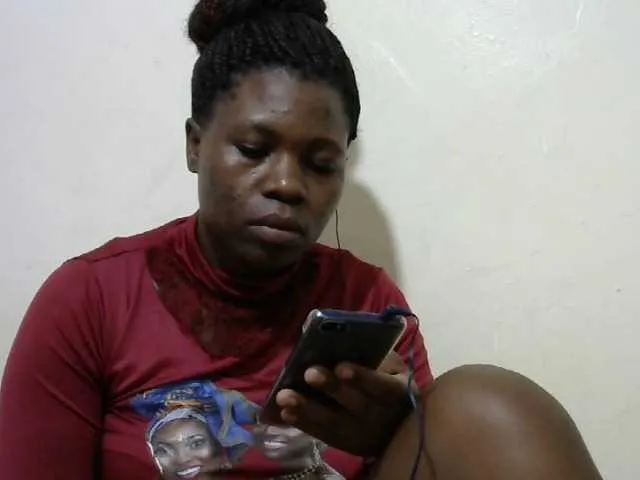 Live sex webcam photo for Ebony001 #272365566