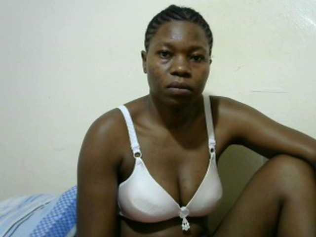 Live sex webcam photo for Ebony001 #272846939