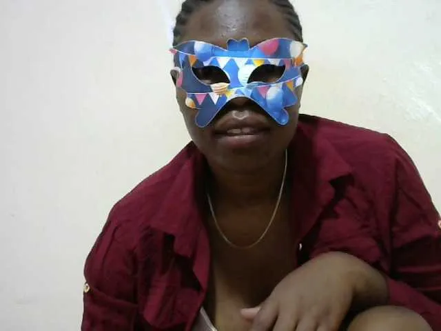 Live sex webcam photo for Ebony001 #273352072