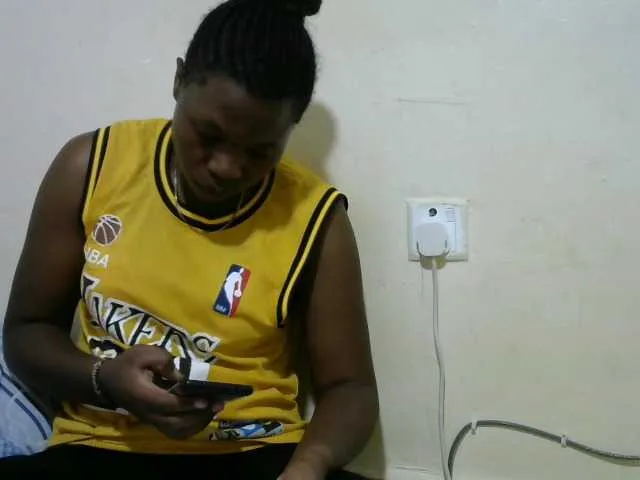 Live sex webcam photo for Ebony001 #273473040