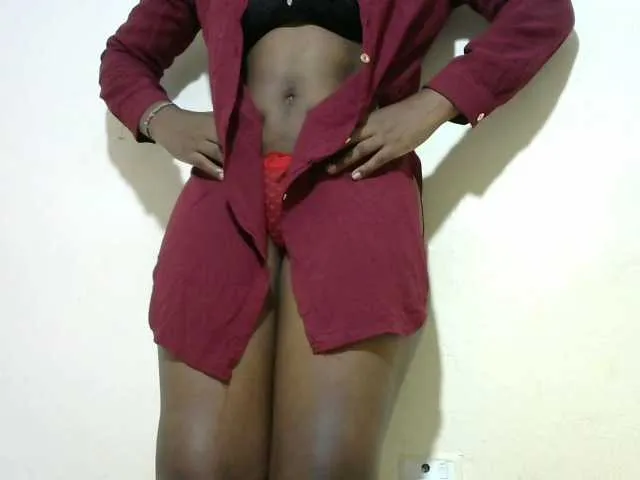 Live sex webcam photo for Ebony001 #273489854