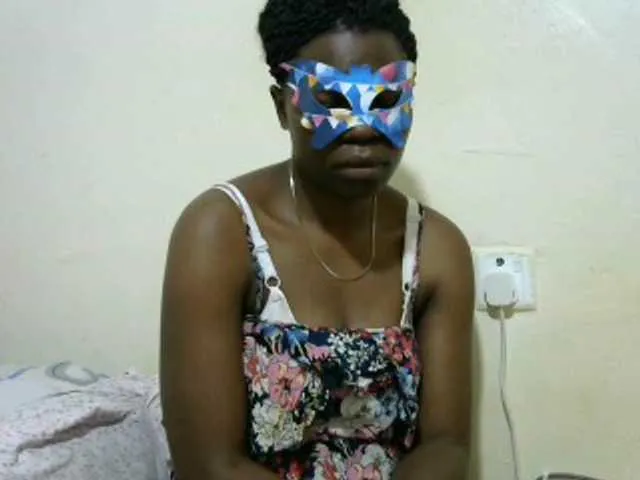 Live sex webcam photo for Ebony001 #273927036