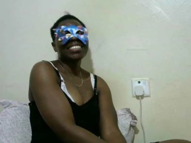 Live sex webcam photo for Ebony001 #274090713