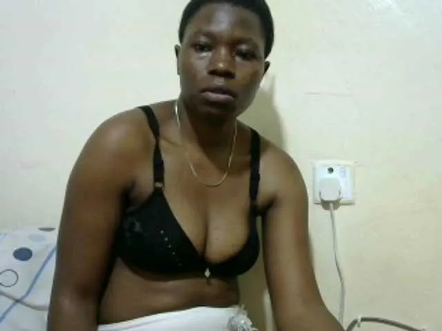 Live sex webcam photo for Ebony001 #274115846