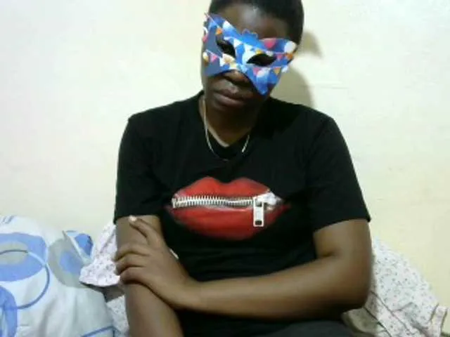 Live sex webcam photo for Ebony001 #274126076