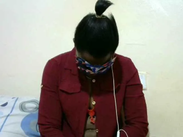 Live sex webcam photo for Ebony001 #274161728