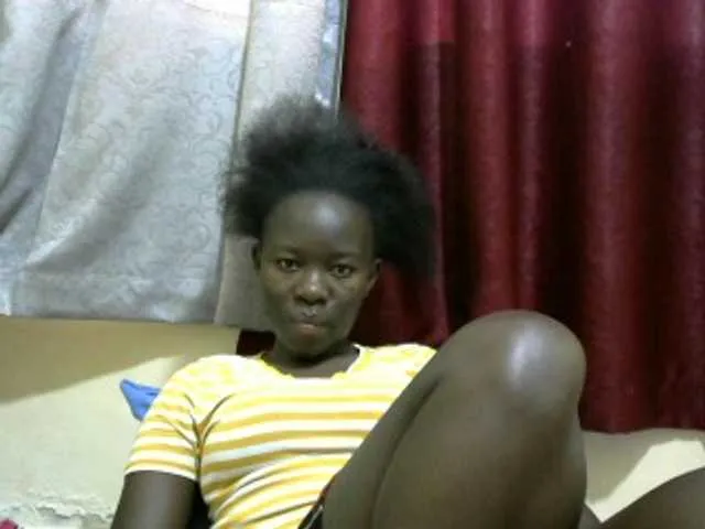 Live sex webcam photo for Ebony001 #275625208