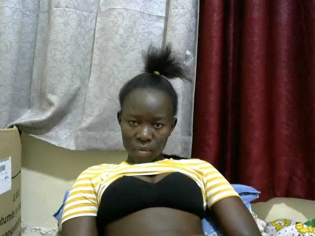 Live sex webcam photo for Ebony001 #275626561