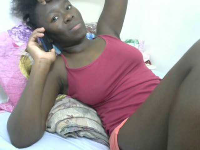 Live sex webcam photo for Ebony001 #276335528