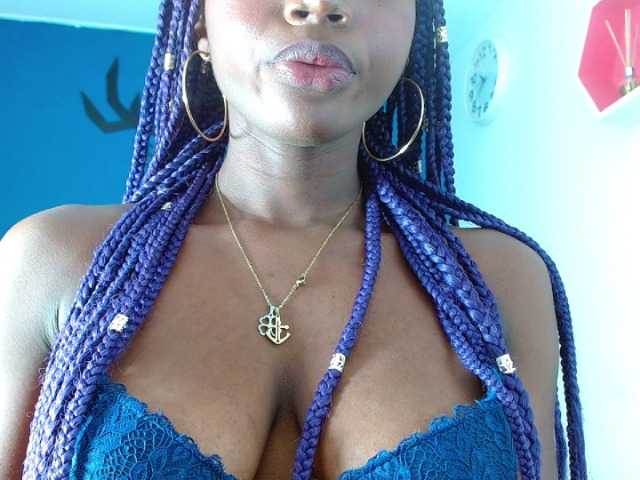 Live sex webcam photo for EbonyBeauty #271939038