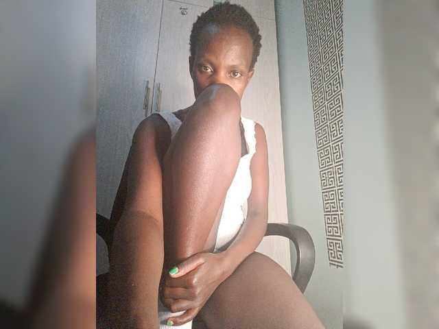 Live sex webcam photo for EbonyEssy1 #273744266