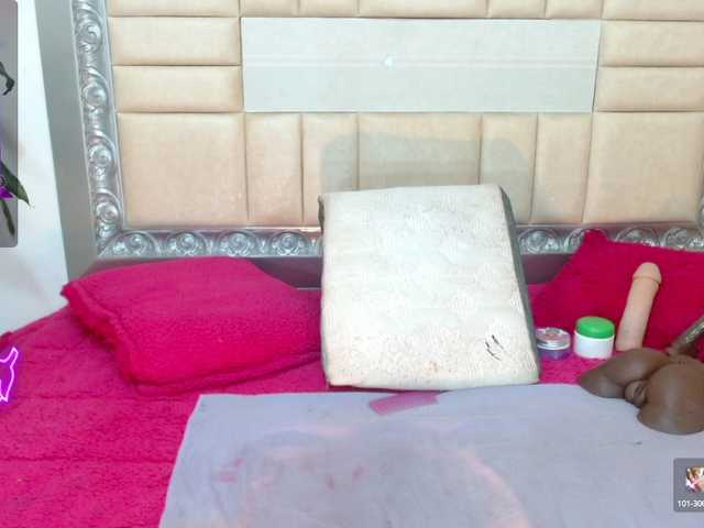 Live sex webcam photo for EbonyWilDoll #278168911