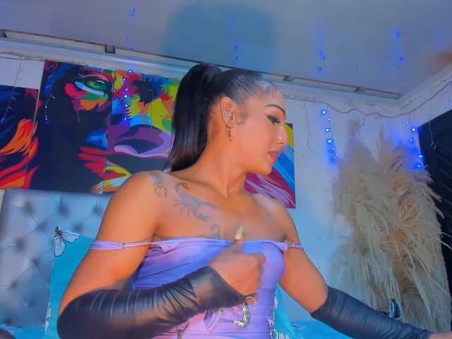 Live sex webcam photo for EbonyWilDoll #291864279