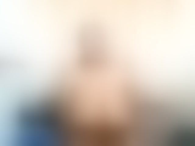 Live sex webcam photo for Ebonybloom69 #294059416