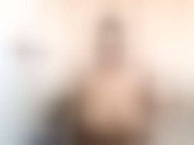 Live sex webcam photo for Ebonybloom69 #294124457