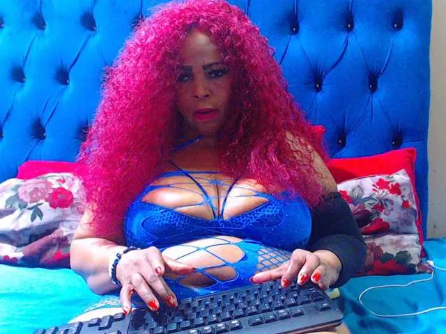 Live sex webcam photo for Ebonycandy10 #294287499