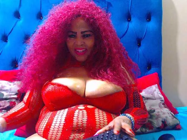 Live sex webcam photo for Ebonycandy10 #294302218