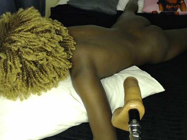 Live sex webcam photo for Ebonycutelyn #289478080