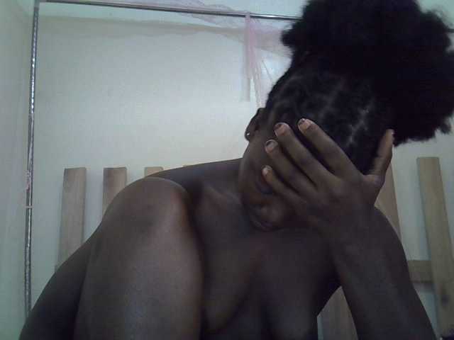 Live sex webcam photo for Ebonyliliana #276652899