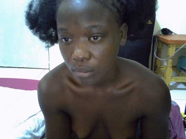 Live sex webcam photo for Ebonyliliana #277109370